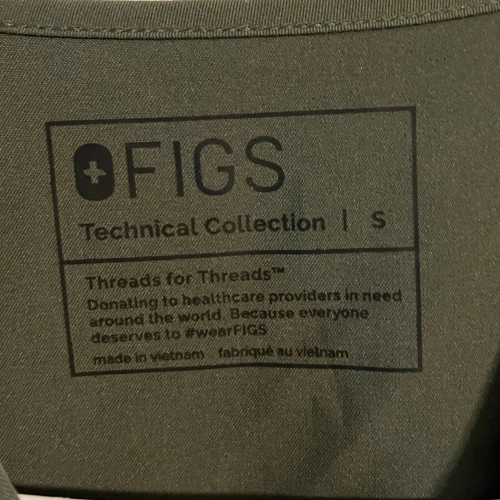 Figs Women’s Olive Short Sleeve Tee - Picture 3 of 3